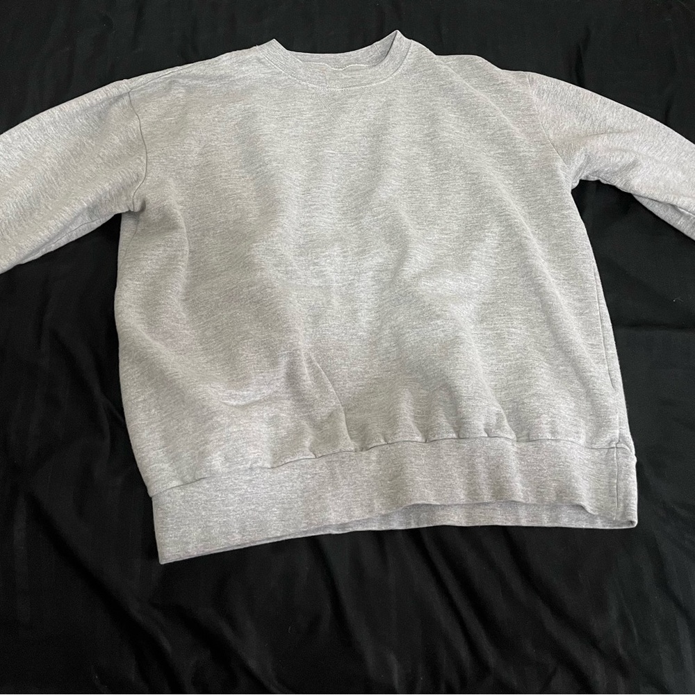 Classic Crewneck Sweatshirt in Heather Gray